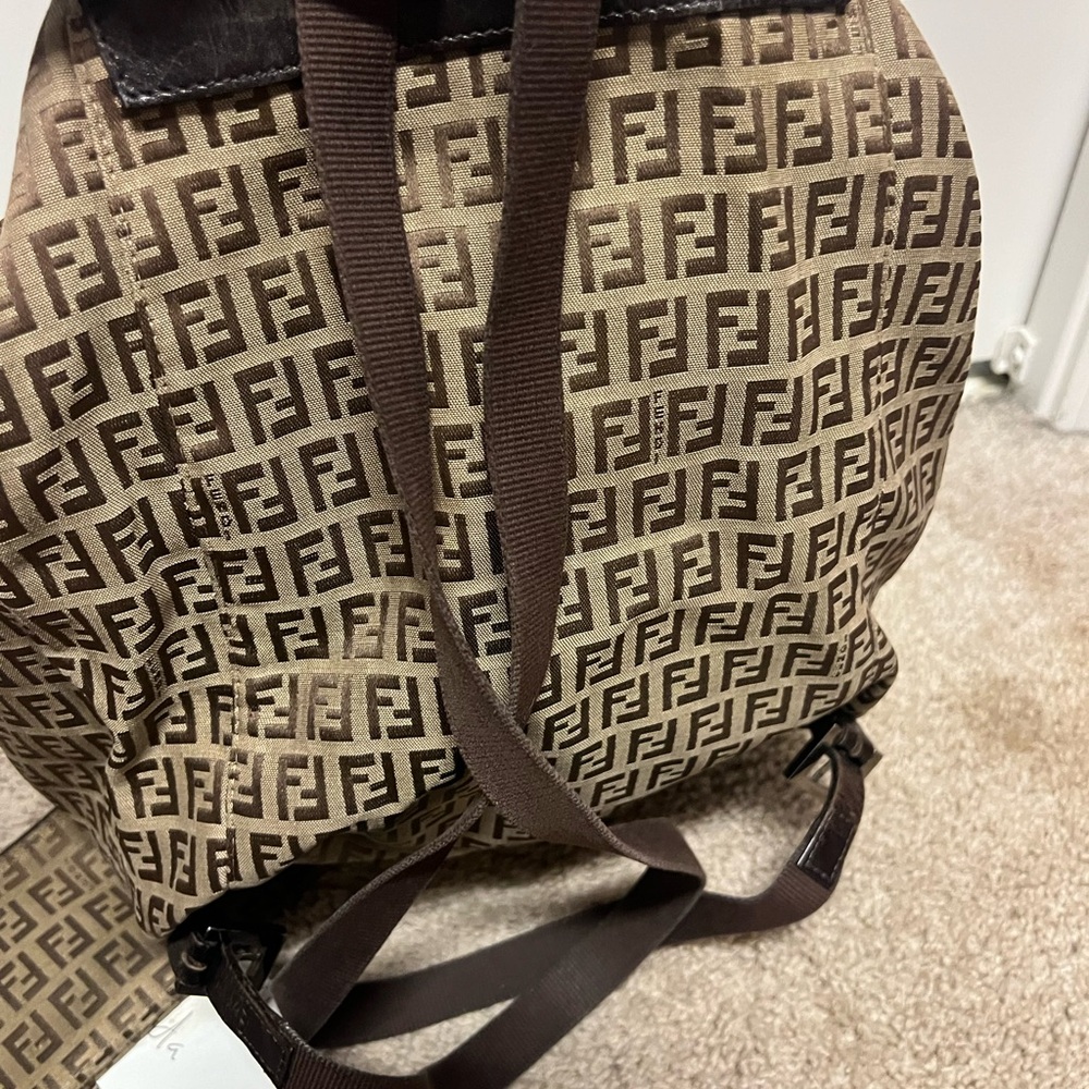 Gucci Leather Soho Large Interlocking GG Logo Hobo Bag In Ivory - Picture 10 of 11
